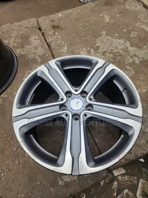 Original Oem 18-Inch GLC Rim.