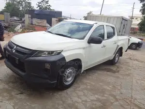 Mitsubishi L200 2021 White