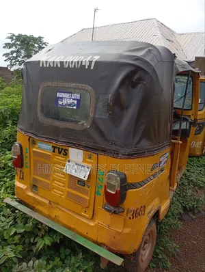 TVS King Deluxe Plus iTouch Start 2021 Yellow
