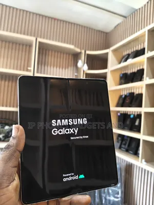 New Samsung Galaxy Z Fold4 256 GB White