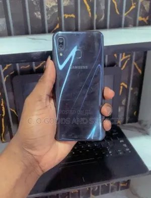 New Samsung Galaxy A30 64 GB Black