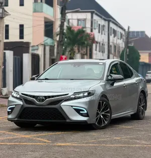 Toyota Camry XSE FWD 2020 Silver