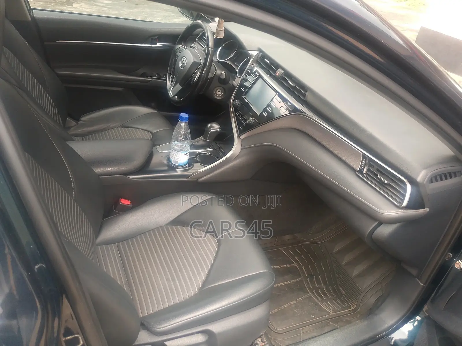 Toyota Camry 2019 Blue