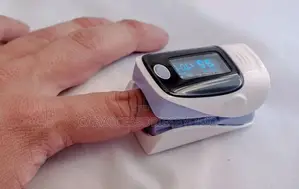 Fingertips Pulse Oximeter
