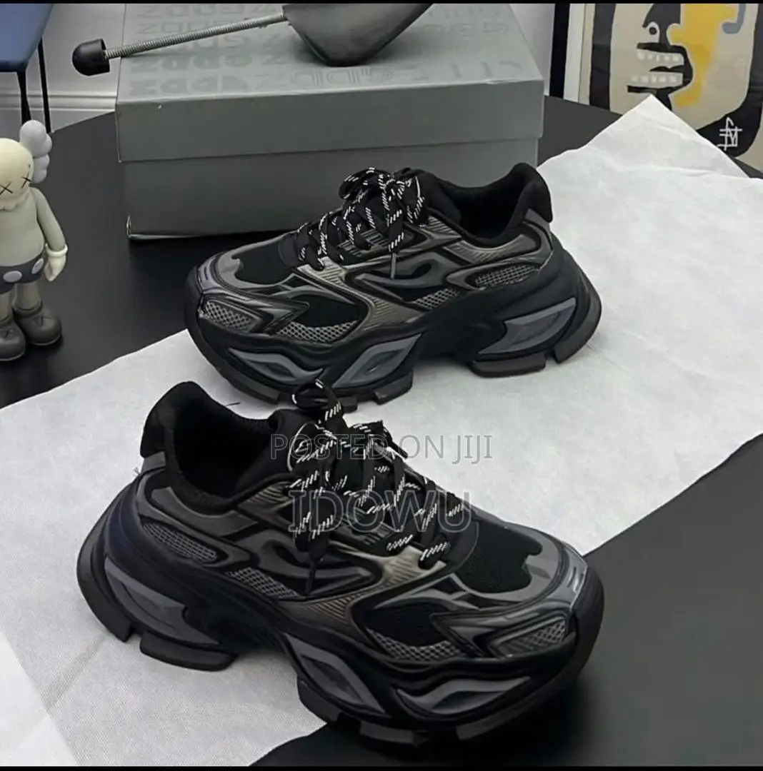 Footwears111