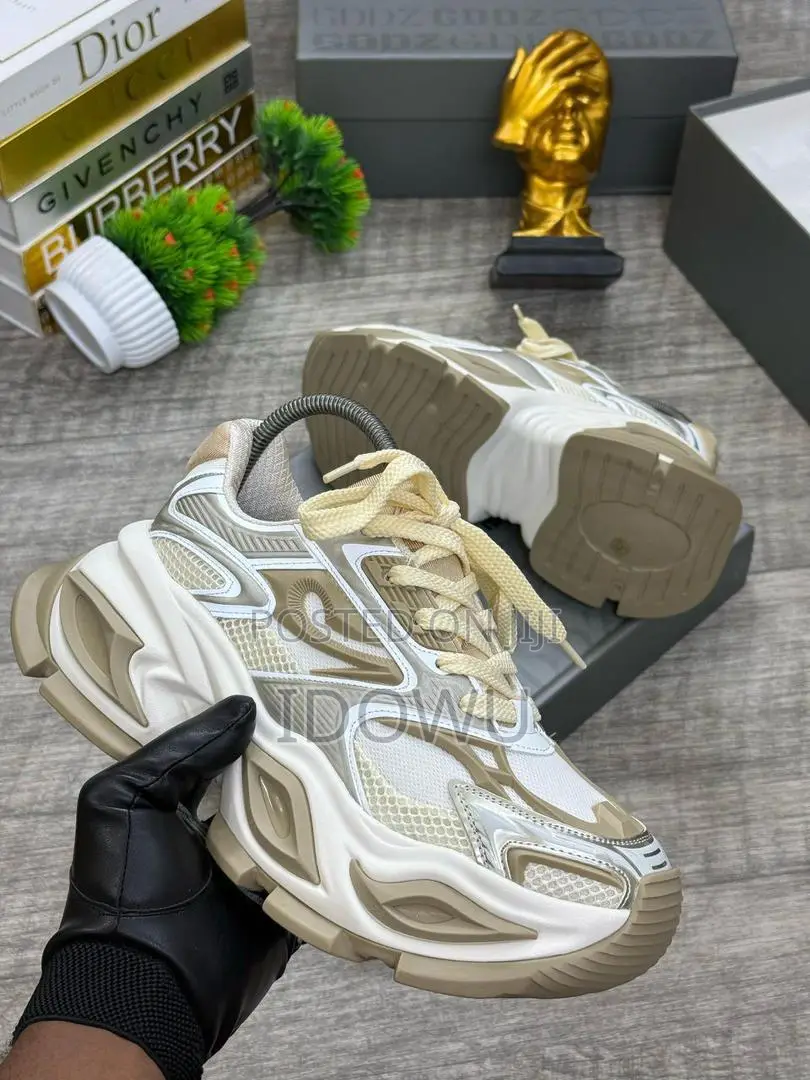 Footwears111