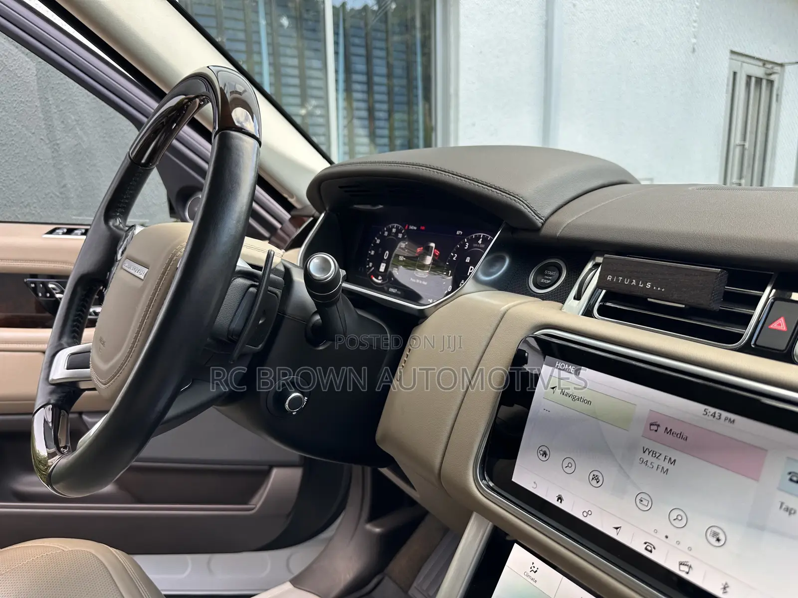 Land Rover Range Rover 2021 White