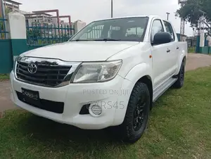 Toyota Hilux 2014 White