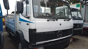 Mercedes Benz Trucks 814