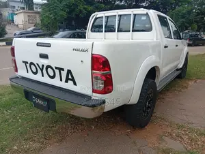 Toyota Hilux 2014 White