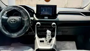 Toyota RAV4 XLE AWD 2020 Black