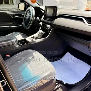 Toyota RAV4 XLE AWD 2020 Black