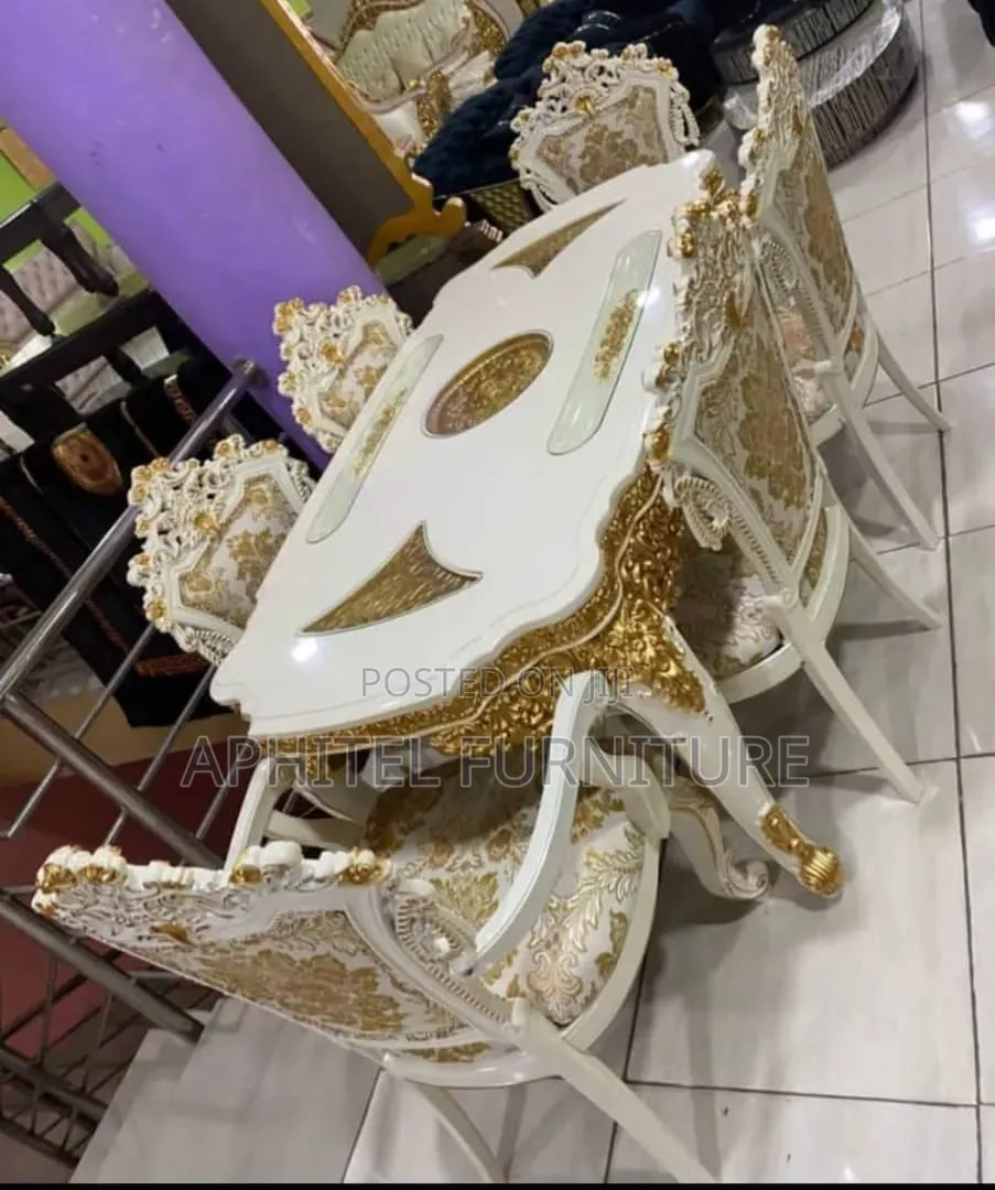 Royal Dinning