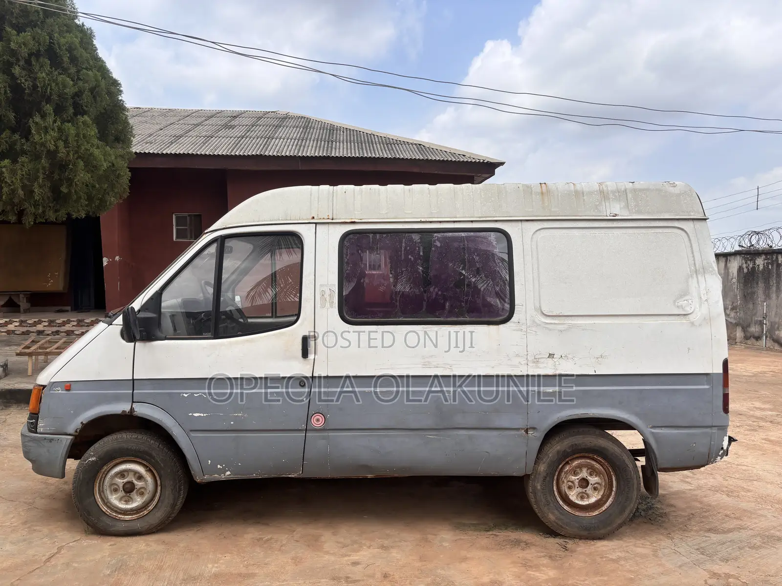 Ford Transit 2000 White