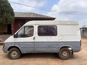 Ford Transit 2000 White