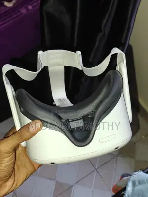 Oculus Quest 2 VR Headset