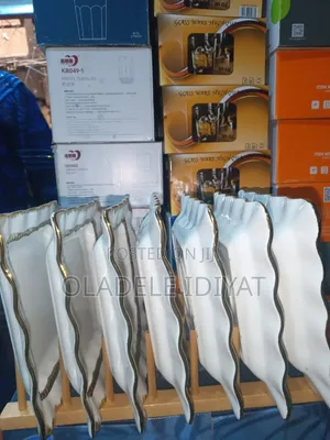 Plates Hangers