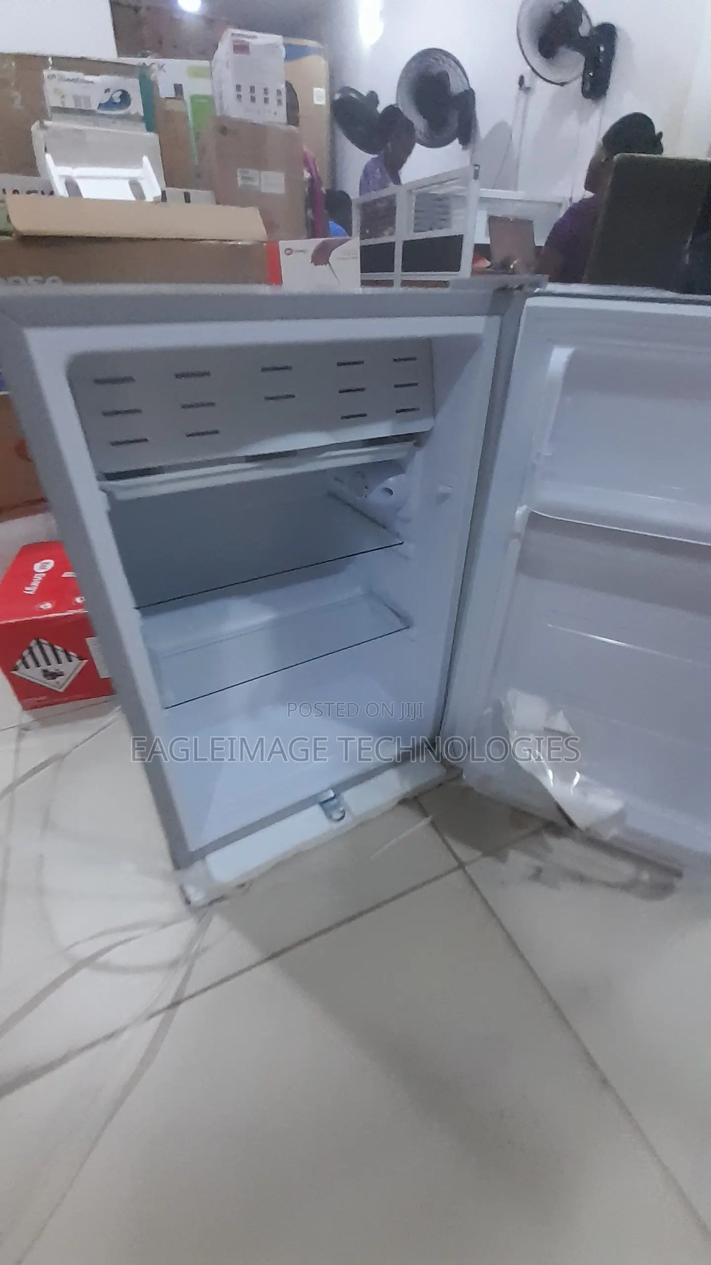 Glamstar GFR-90S-E Refrigerator – Modern Design