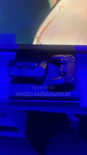 Pes 4 Slim With 2 Controllers and 6games
