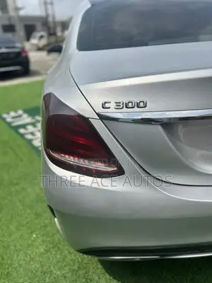 Mercedes-Benz C300 2015 Silver