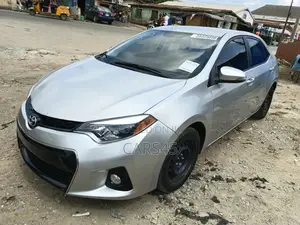 Toyota Corolla 2015 Silver