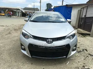 Toyota Corolla 2015 Silver