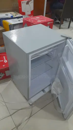 Glamstar GFR-90S-E Refrigerator – Convenient Storage