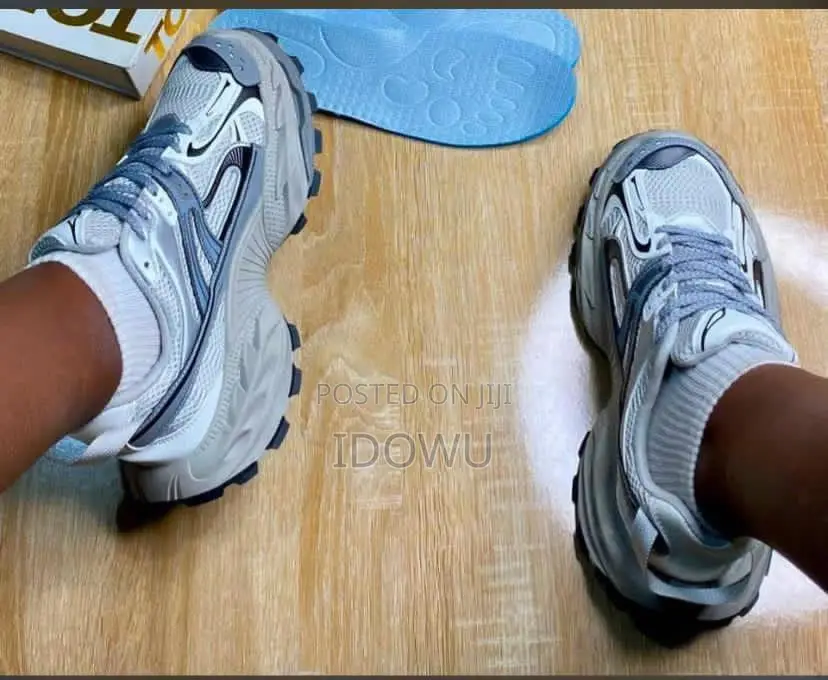 Footwears111