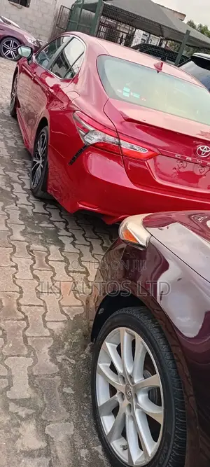 Toyota Camry 2018 Red