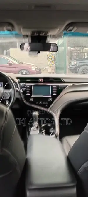 Toyota Camry 2018 Red