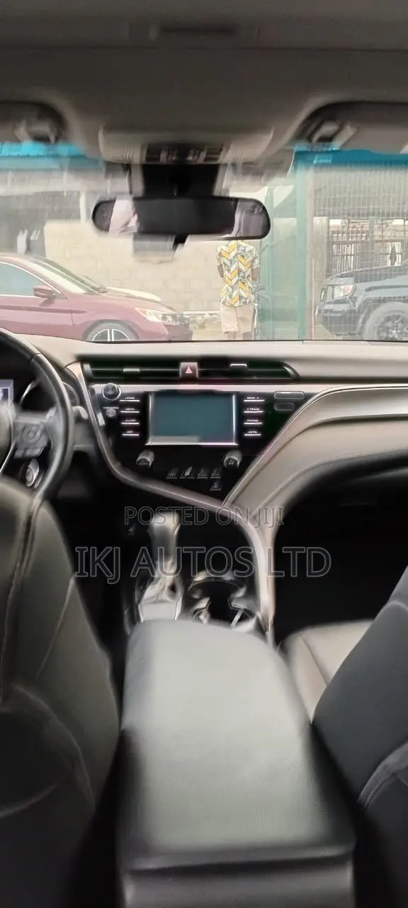 Toyota Camry 2018 Red