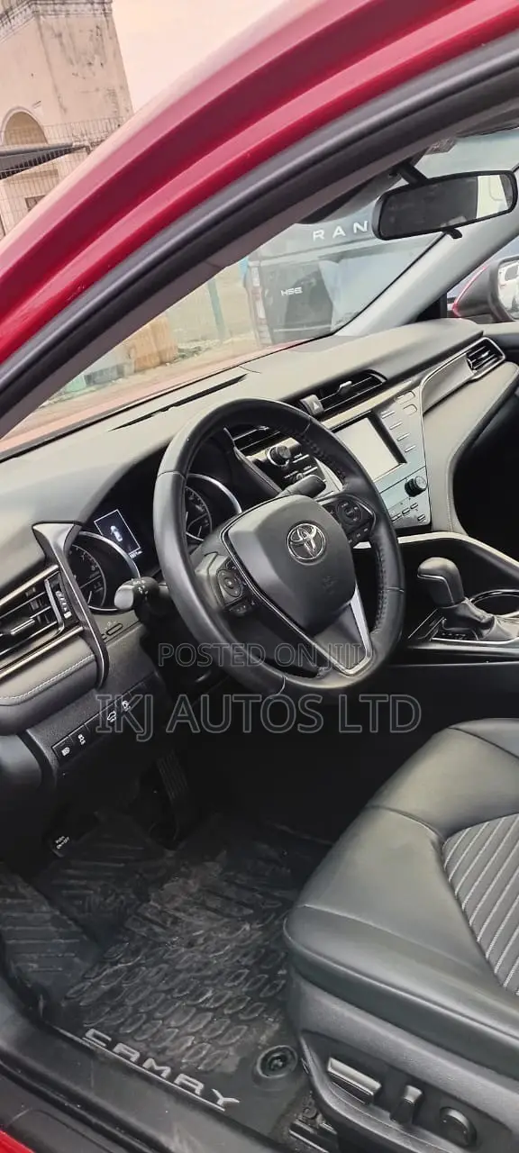 Toyota Camry 2018 Red