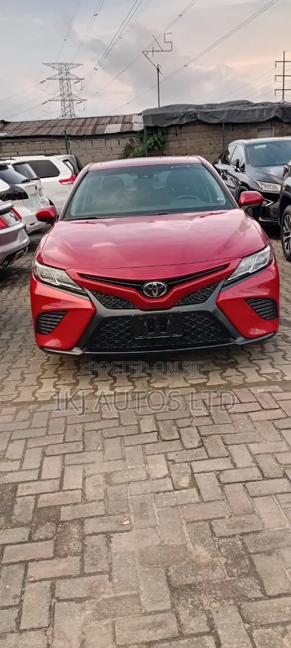 Toyota Camry 2018 Red
