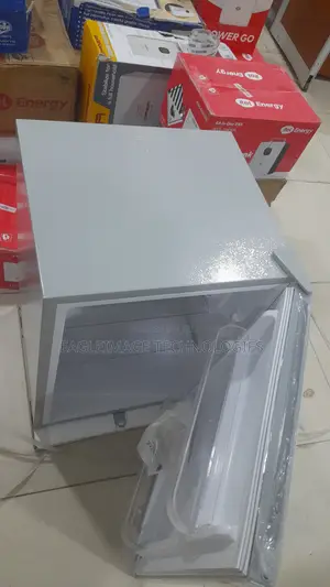 Glamstar GFR-90S-E Refrigerator – Compact & Convenient