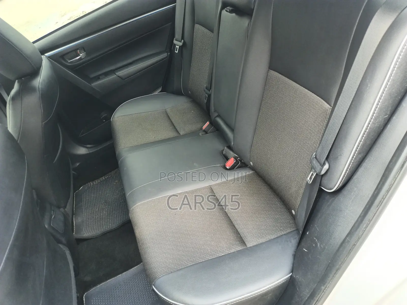 Toyota Corolla 2015 Silver
