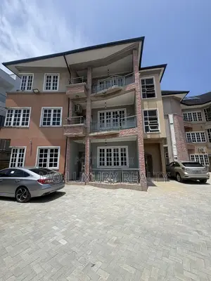 3bdrm Apartment in Lekki Phase 1 for rent