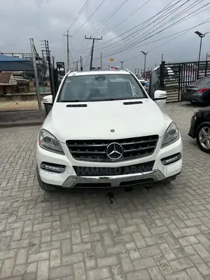 Mercedes-Benz M Class ML350 4MATIC 4dr SUV AWD (3.5L 6cyl 7A) 2014