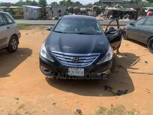 Hyundai Sonata 2010 Black