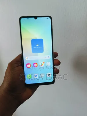 New Samsung Galaxy A06 64 GB Gold
