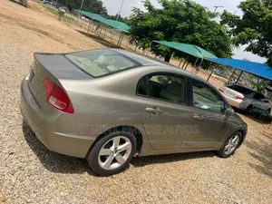 Honda Civic 2006 Gold