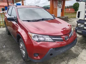 Toyota RAV4 2014 Red