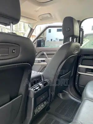 Land Rover Defender S 2022 Black