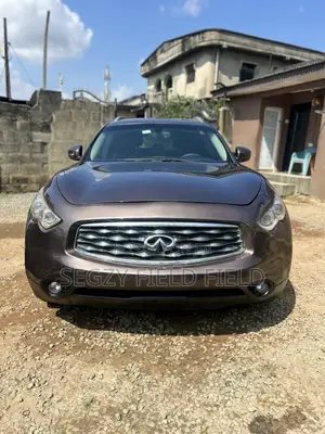 Infiniti FX35 Base 4x2 (3.5L 6cyl 7A) 2010