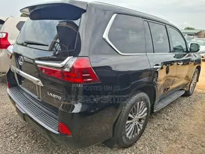 Lexus LX 2018 Black