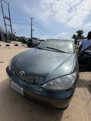 Toyota Camry 2004 Gray
