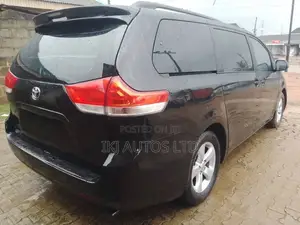 Toyota Sienna 2012 Black
