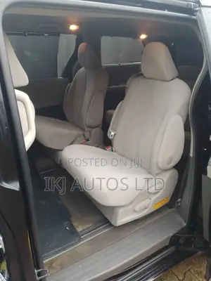 Toyota Sienna 2012 Black