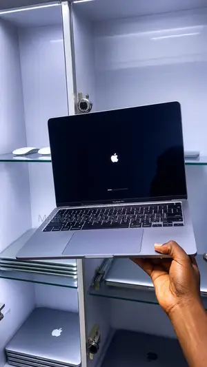 Laptop Apple MacBook Pro 2020 32GB Intel Core i7 SSD 512GB