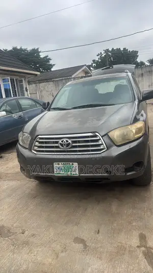 Toyota Highlander SE 2010 Gray