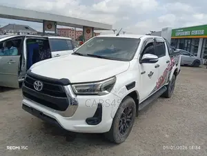 Toyota Hilux 2019 White